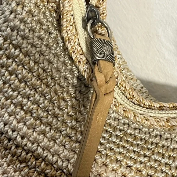 The Sak sequoia Woven Tan and Cream Hobo Bag read description - Picture 4 of 11